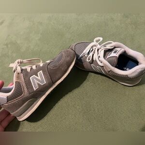 Toddler new balance shoes size 8